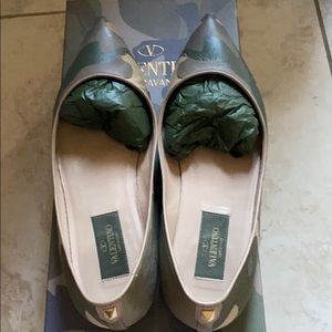 Valentino Camo rockstud flats